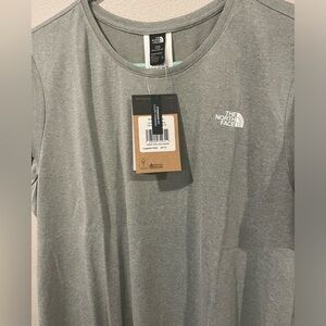 New W/ tags The Northface Elevation short sleeve shirt